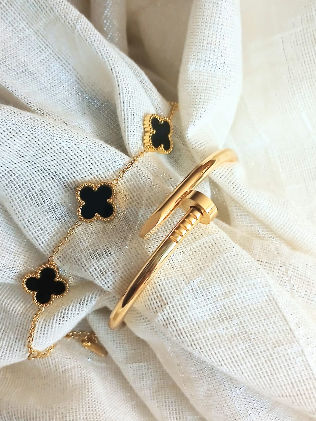 Black clover & Plain nail band stack